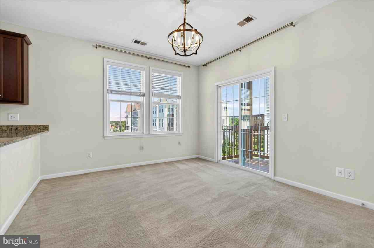 24620 Byrne Meadow Sq #300 - Photo 5 of 27