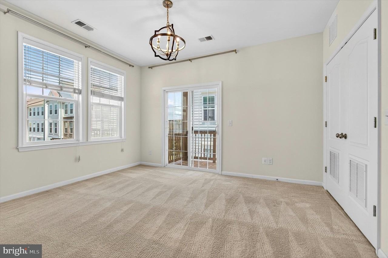 24620 Byrne Meadow Sq #300 - Photo 6 of 27