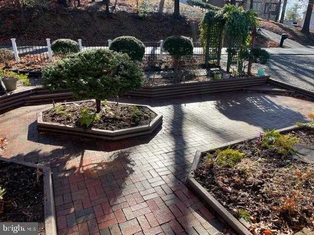 159 Olde Concord Rd - Photo 4 of 50