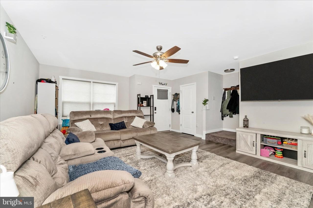 31 Moses Dr - Photo 5 of 50