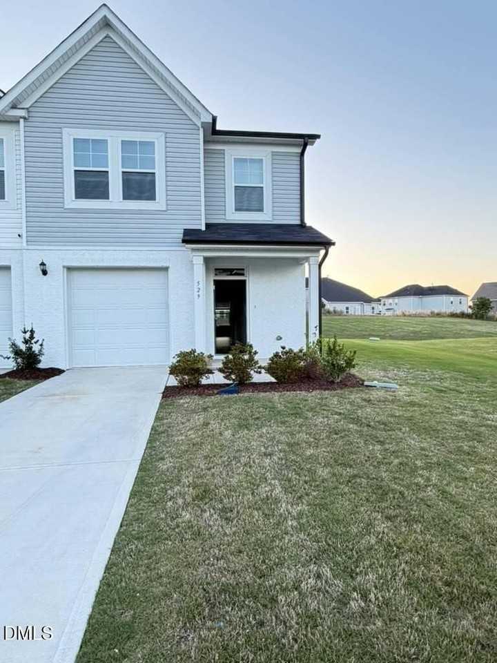 529 Eversden Dr - Photo 3 of 35