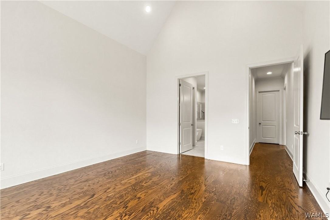 863 Carleton St - Photo 4 of 22