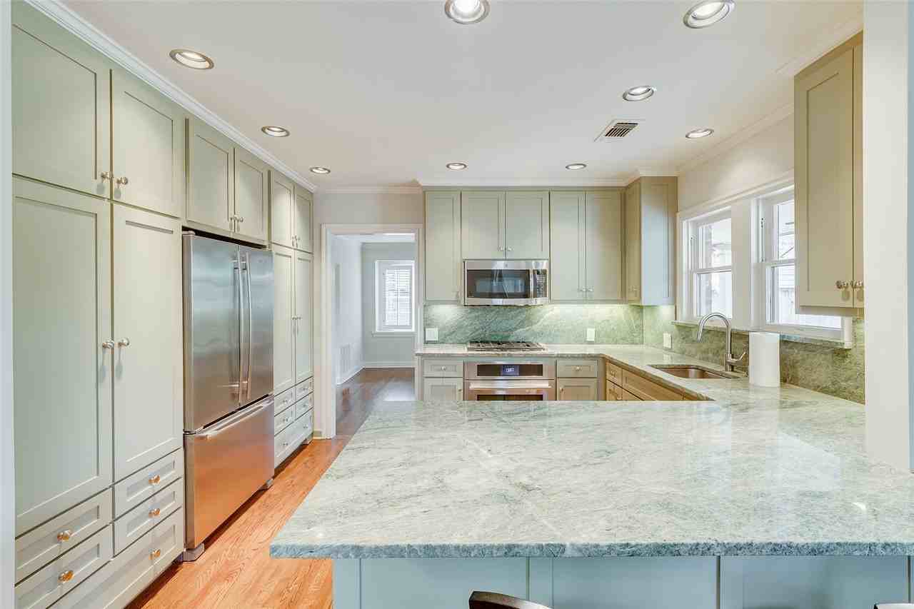 3624 Westcliff Rd S - Photo 7 of 23