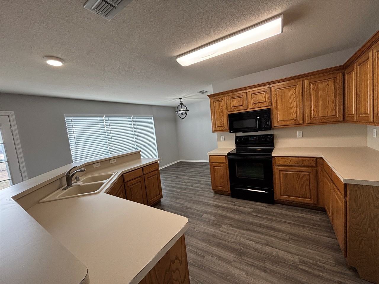 112 Pepperbush Ln - Photo 4 of 21