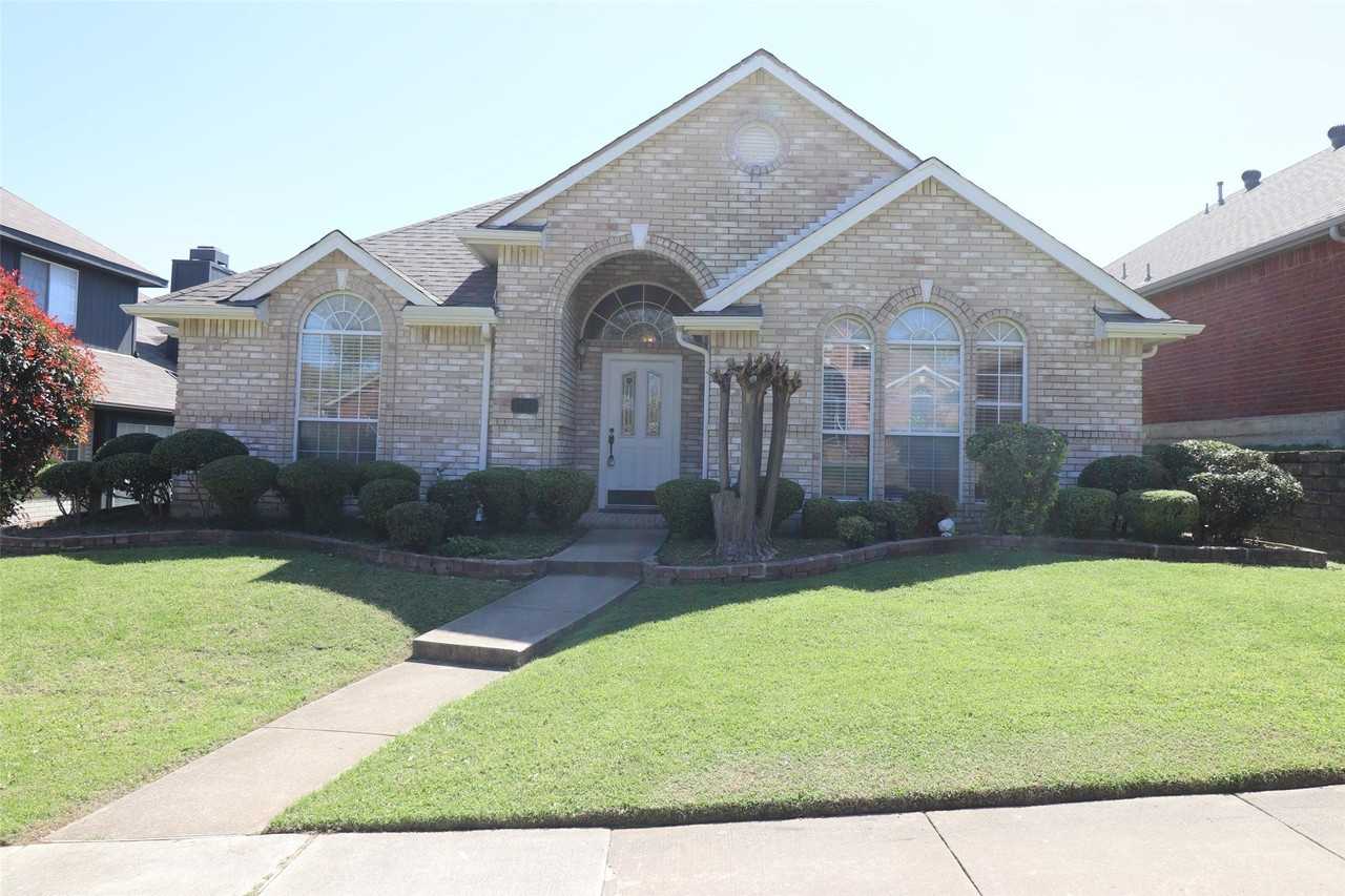 1728 Bennington Dr