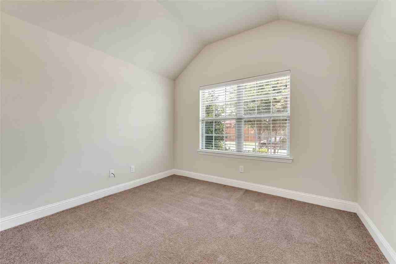 766 Ruffian Way - Photo 4 of 28