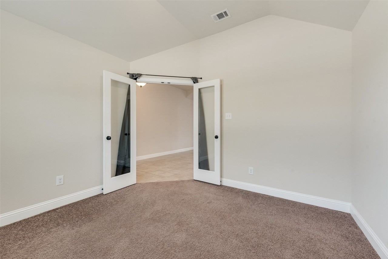 766 Ruffian Way - Photo 5 of 28