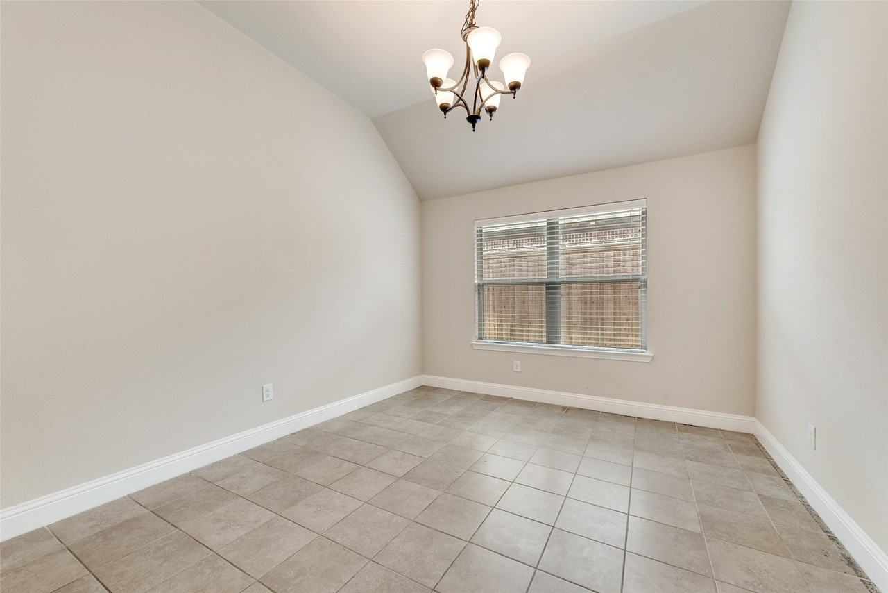 766 Ruffian Way - Photo 6 of 28