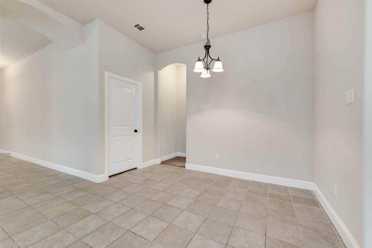 766 Ruffian Way - Photo 7 of 28