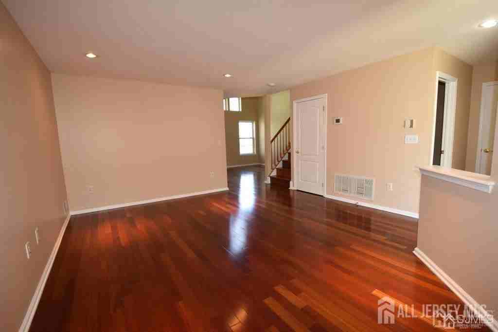 47 Jared Dr - Photo 3 of 27