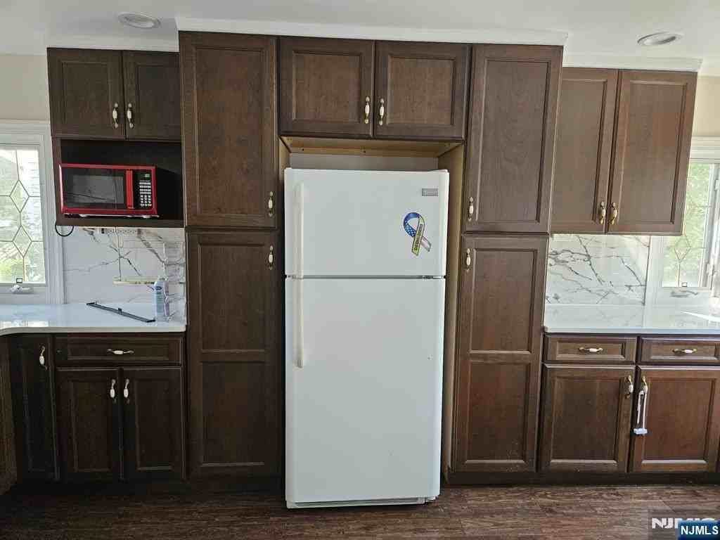 131 Island Ave - Photo 6 of 19