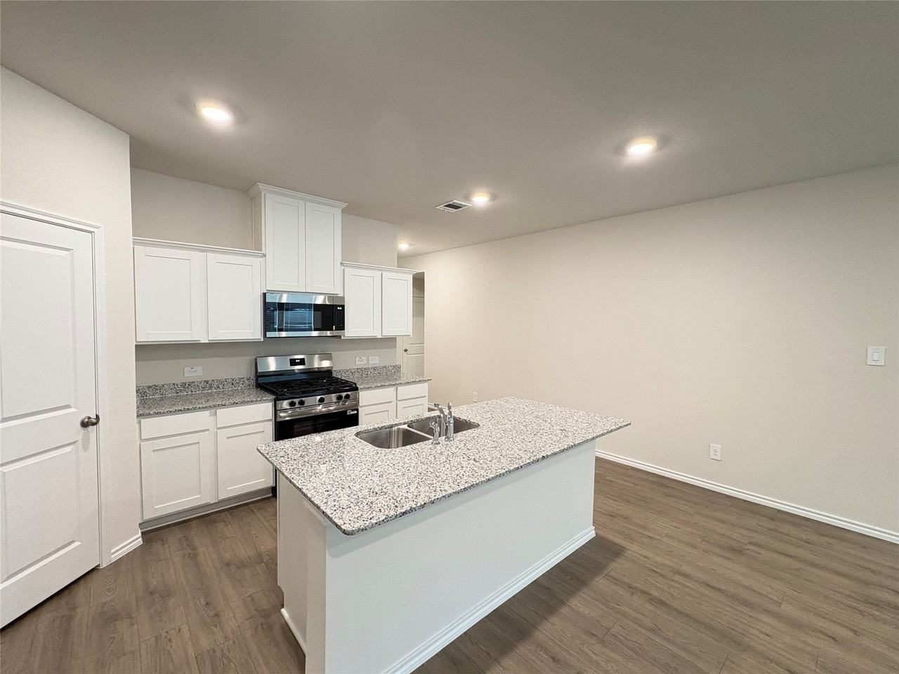 811 Orchid Way - Photo 5 of 25