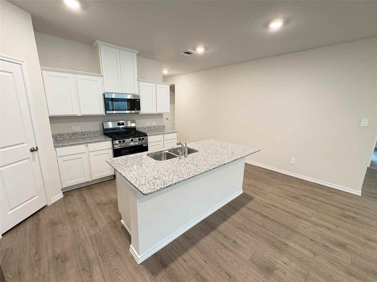 811 Orchid Way - Photo 6 of 25