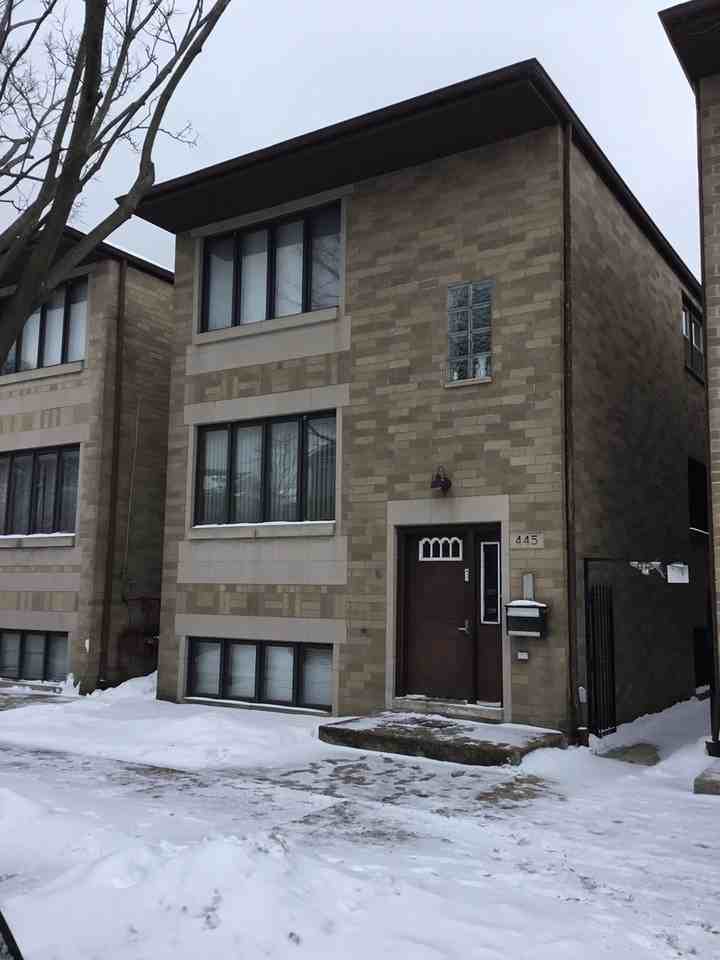 445 W 37th St