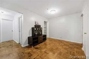 1234 Midland Ave ##1c - Photo 3 of 15
