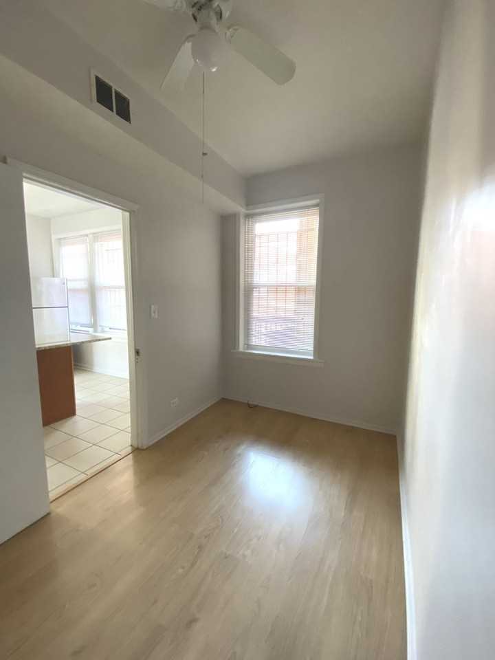 1103 N Ashland Ave ##3r - Photo 4 of 17