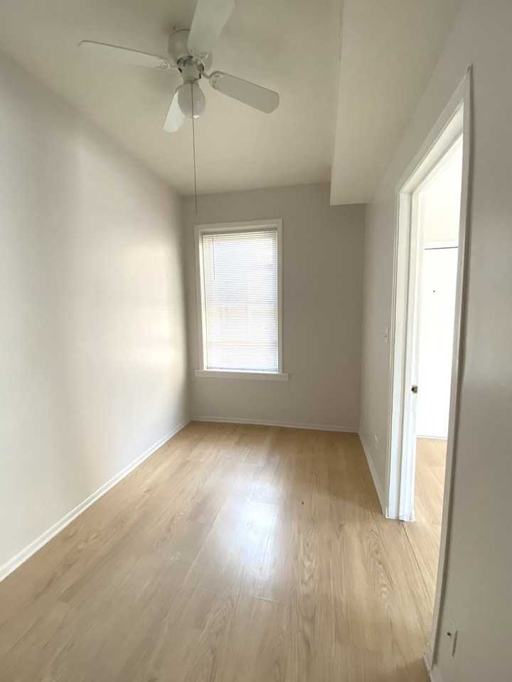 1103 N Ashland Ave ##3r - Photo 5 of 17