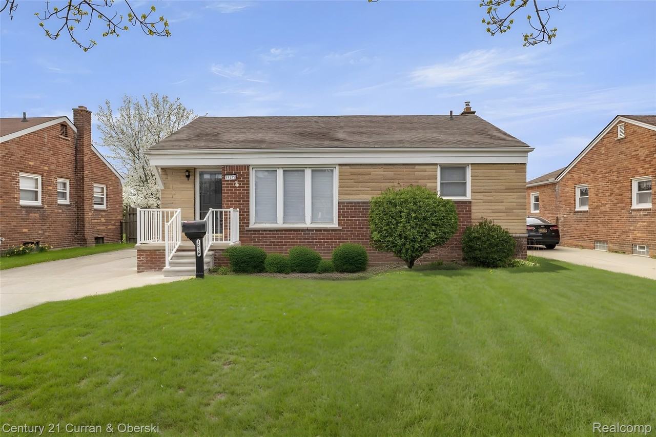 18752 Koester St - Photo 2 of 19