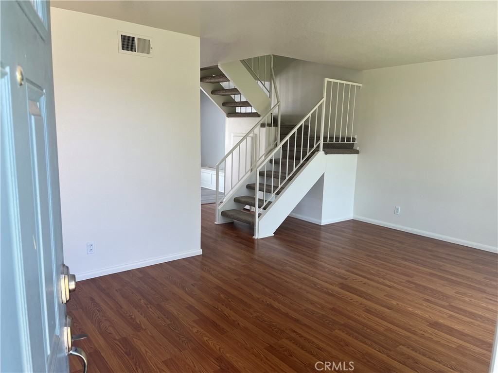 1063 Canyon Spring Ln - Photo 5 of 27