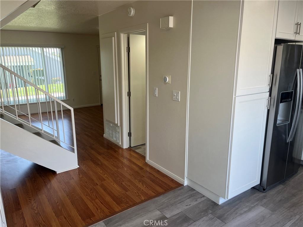 1063 Canyon Spring Ln - Photo 7 of 27
