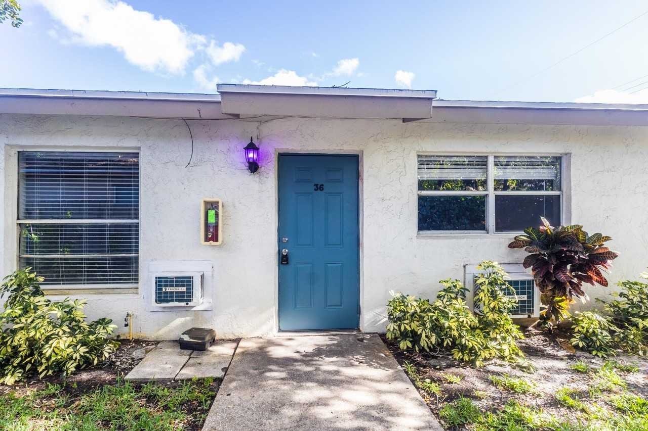 417 N E St - Photo 2 of 13