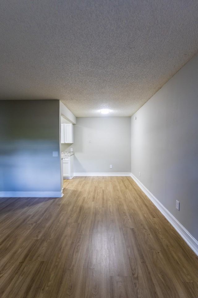 417 N E St - Photo 7 of 13