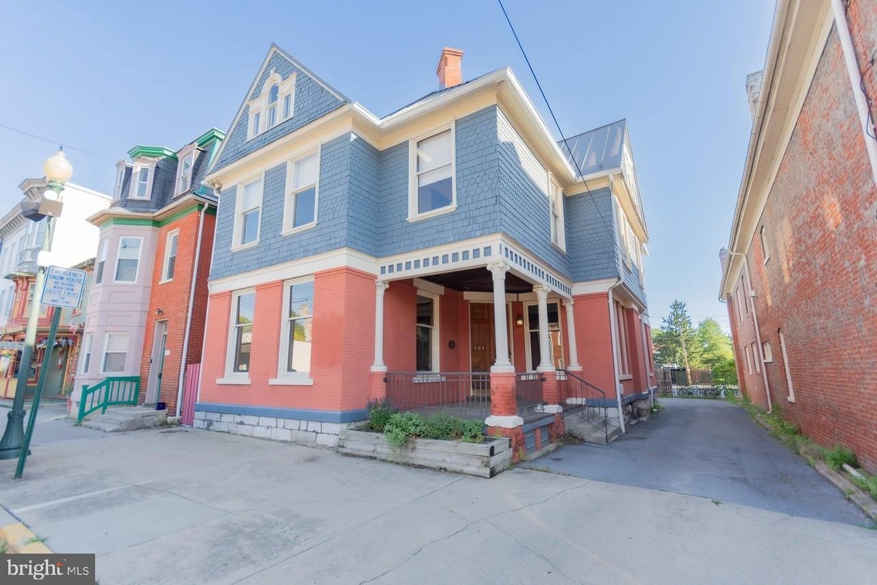 408 W King St - Photo 2 of 50
