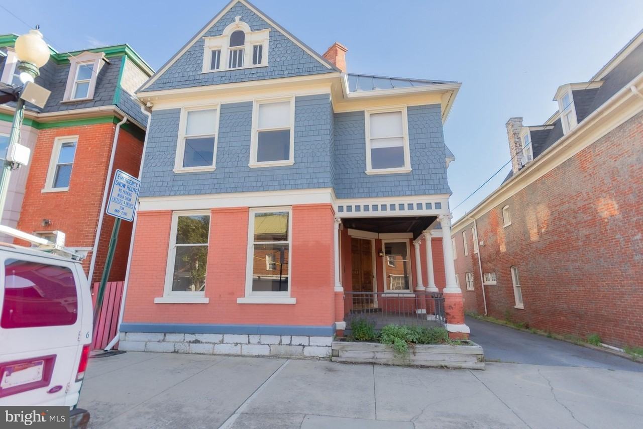 408 W King St - Photo 3 of 50