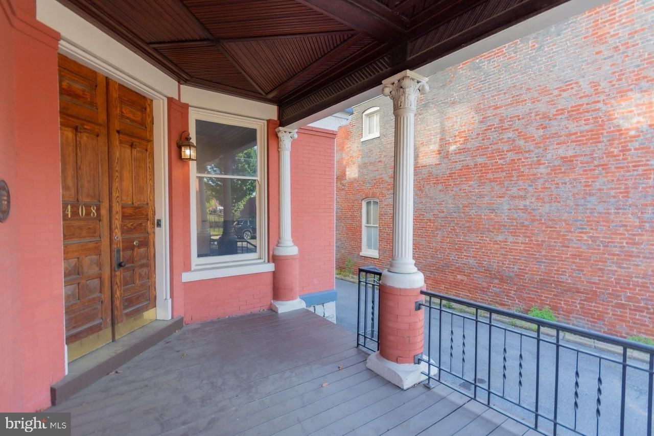 408 W King St - Photo 5 of 50