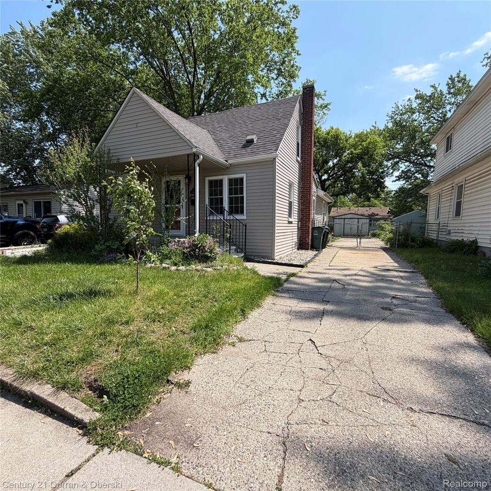 2316 Harris St - Photo 2 of 26