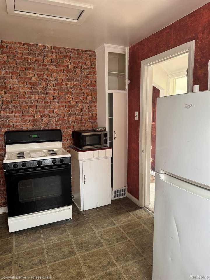 4046 Tyler St - Photo 5 of 8