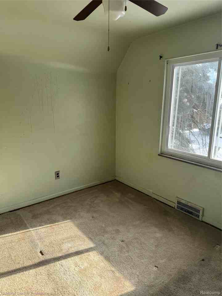 4046 Tyler St - Photo 6 of 8