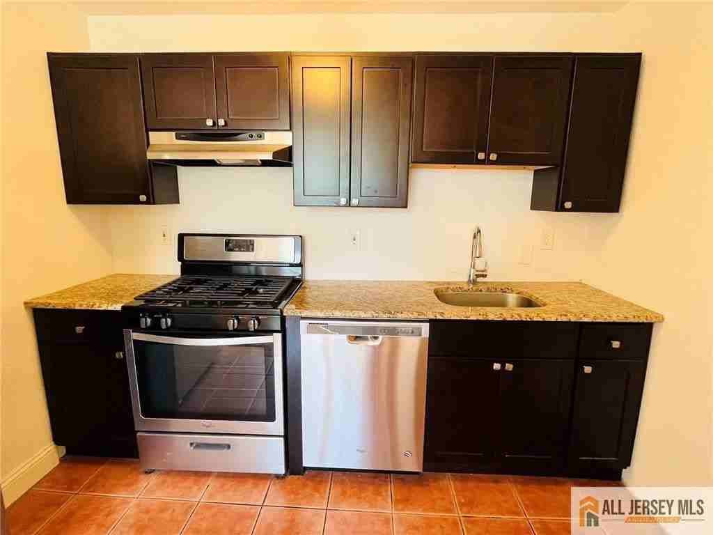 17 Elm Ct - Photo 2 of 11