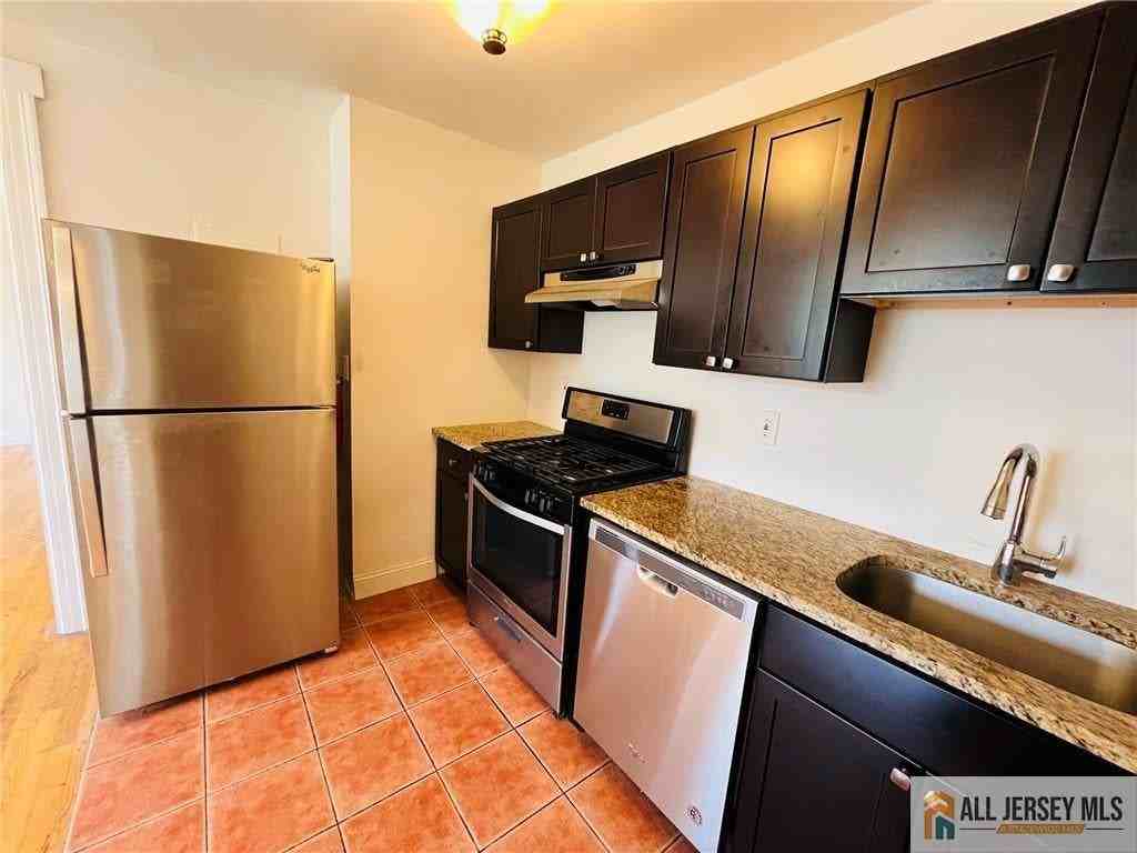 17 Elm Ct - Photo 3 of 11