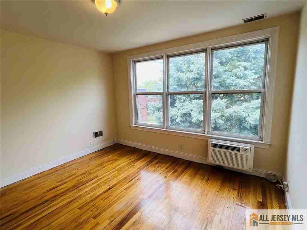 17 Elm Ct - Photo 7 of 11
