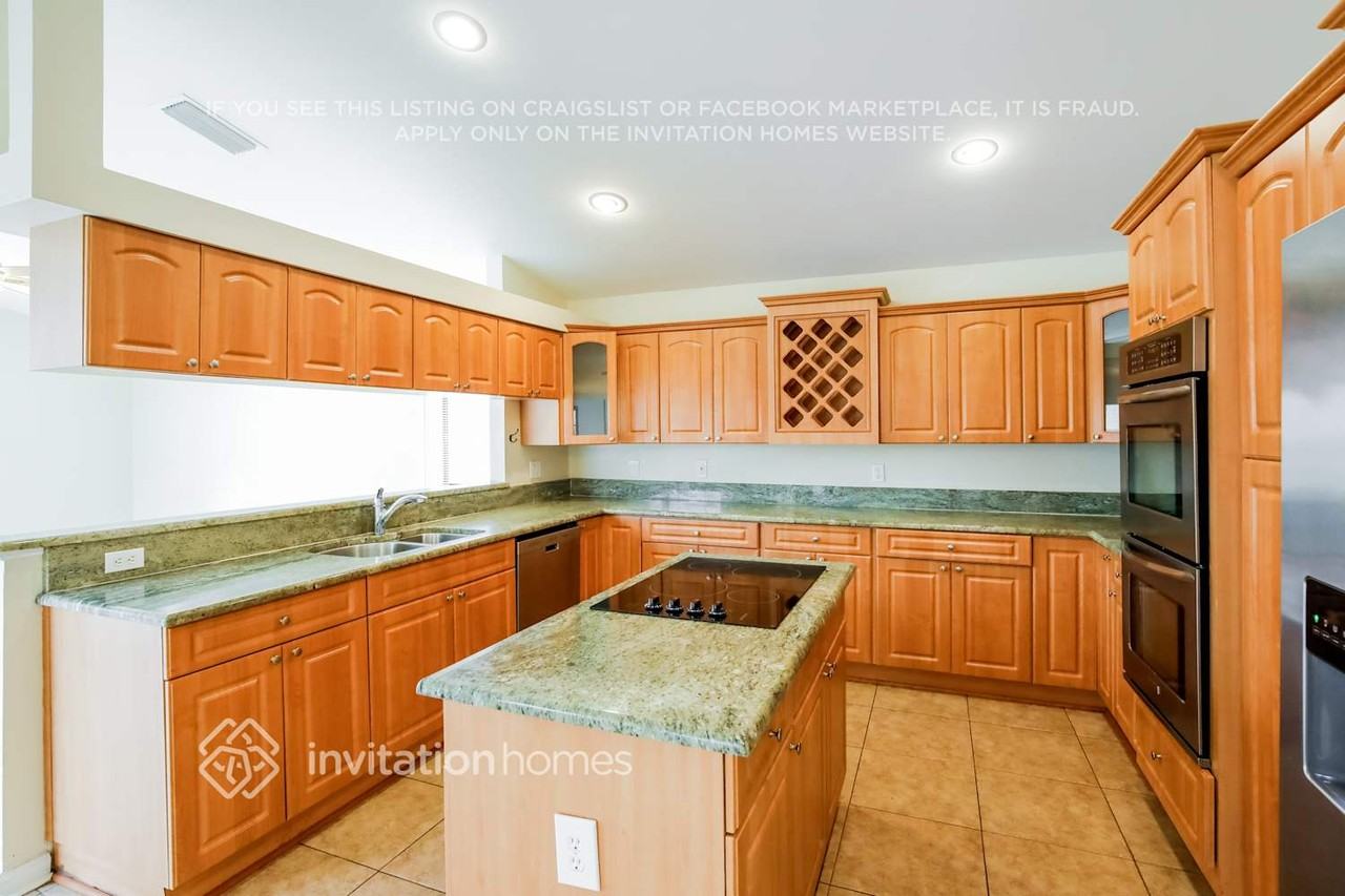 5166 Nw 99th Way - Photo 5 of 17