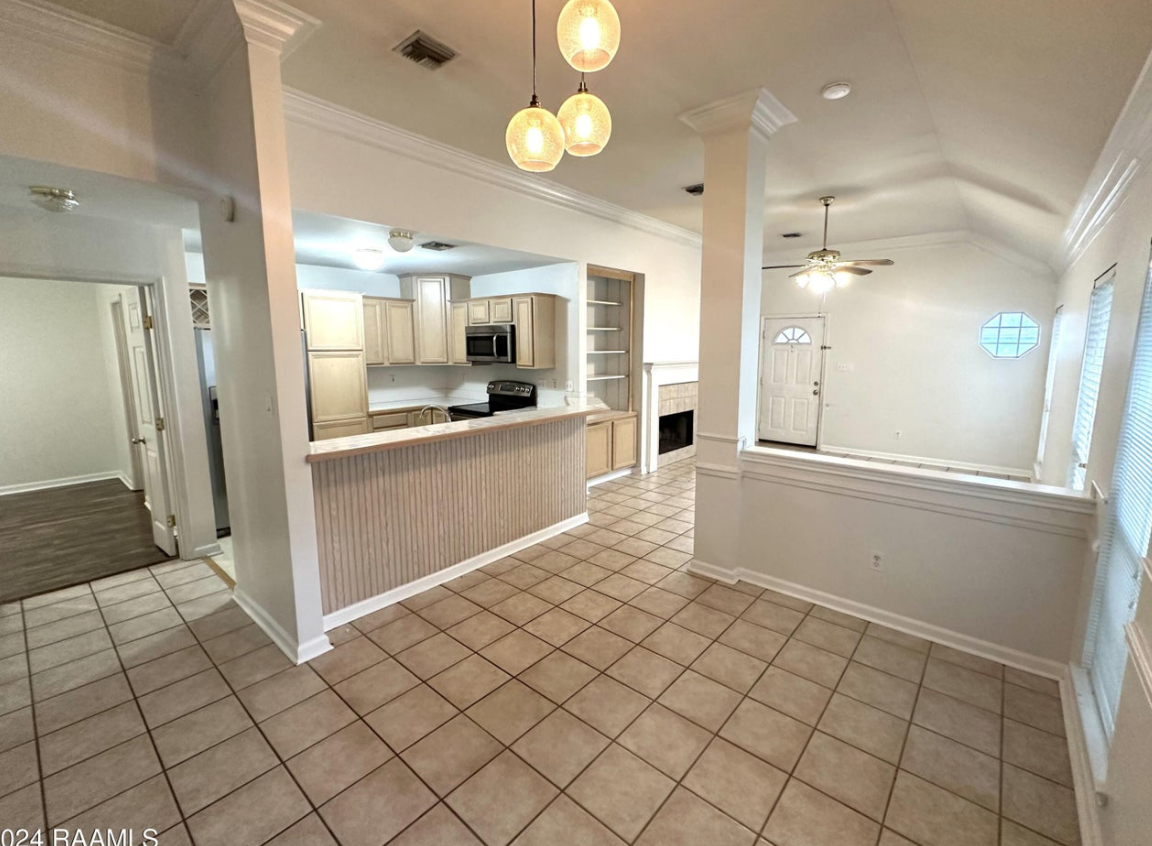 130 Edie Ann Dr #1 - Photo 4 of 9