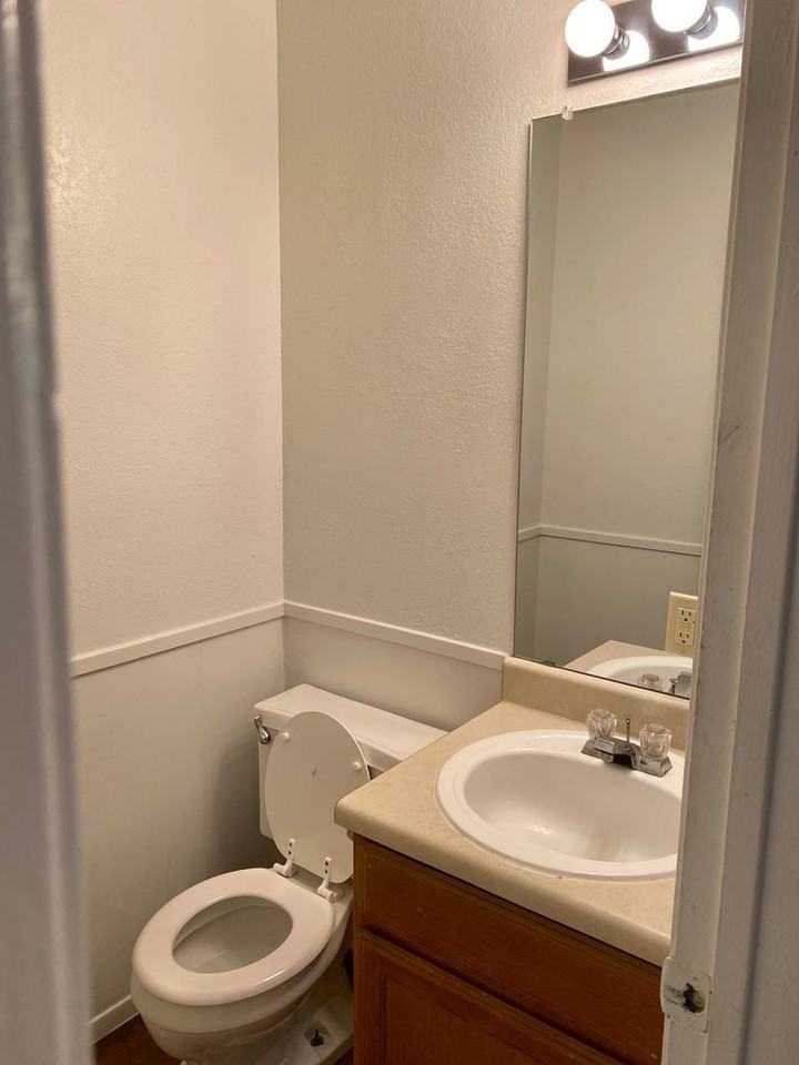 Las Colinas Apts. - Photo 2 of 24