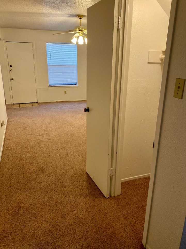 Las Colinas Apts. - Photo 3 of 24