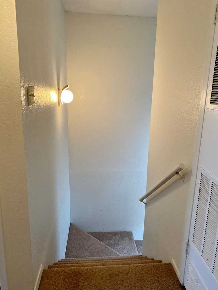 Las Colinas Apts. - Photo 6 of 24