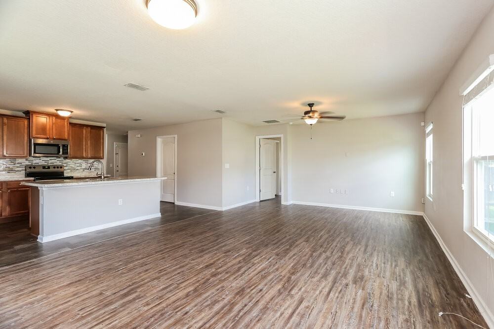 2067 Tyson Lake Dr - Photo 5 of 16