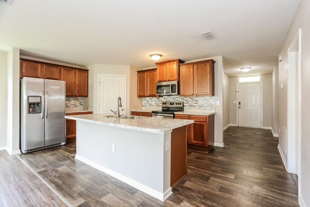 2067 Tyson Lake Dr - Photo 6 of 16