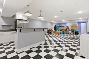 featured image of 19 E Fayette St