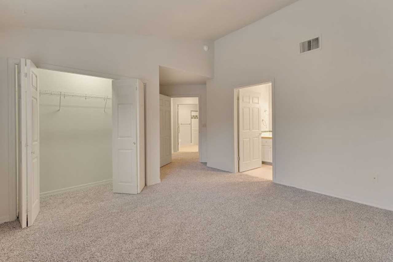 Courtland Place Apartments - Photo 4 of 23