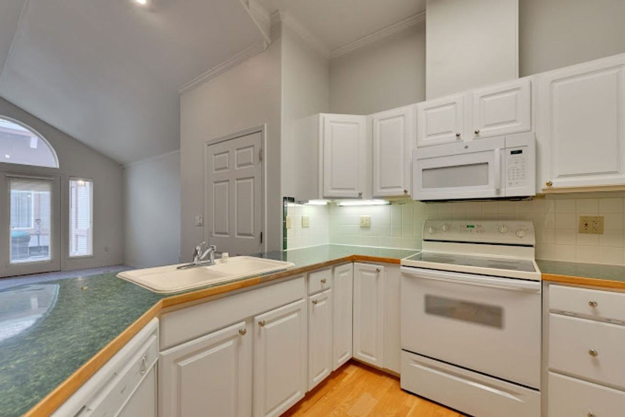 Courtland Place Apartments - Photo 5 of 23