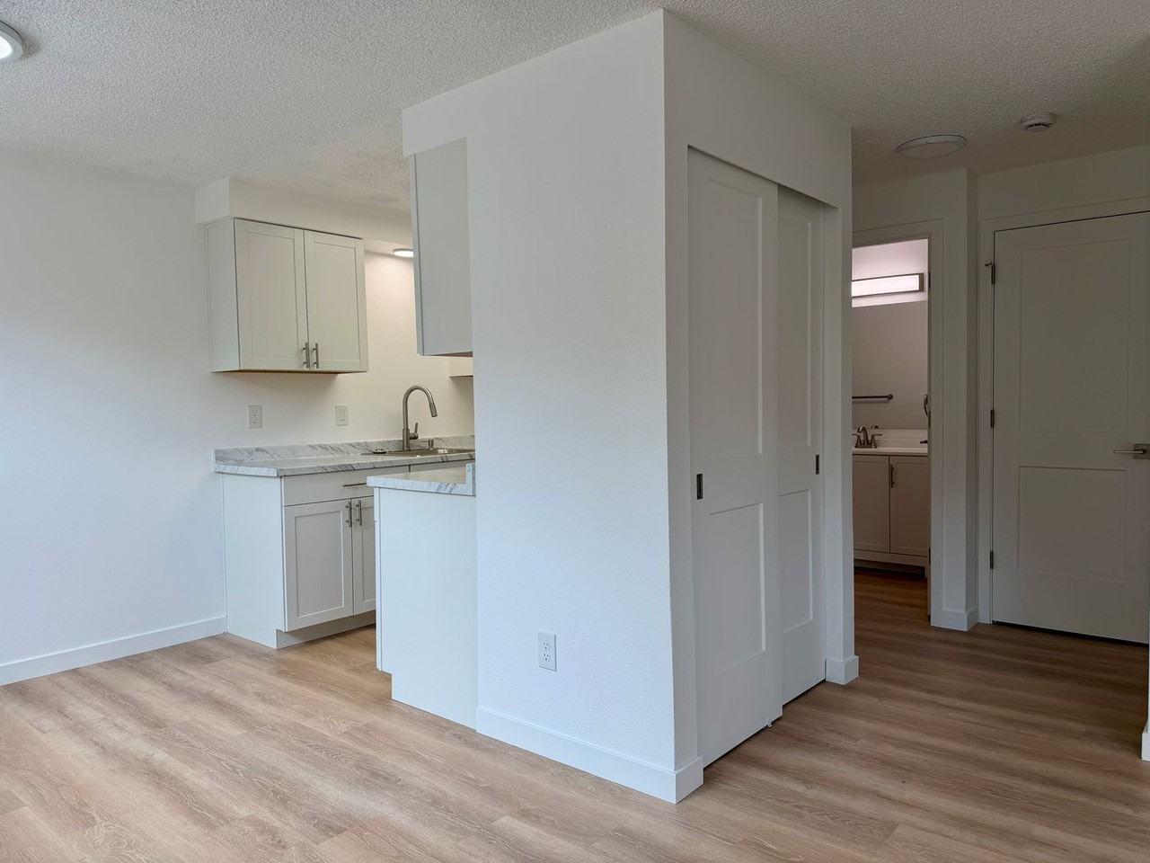 1443 DK NW 61st Street - Photo 4 of 34