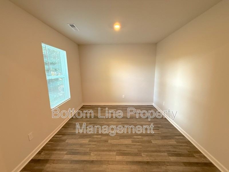 5080 Grain Ct - Photo 4 of 29