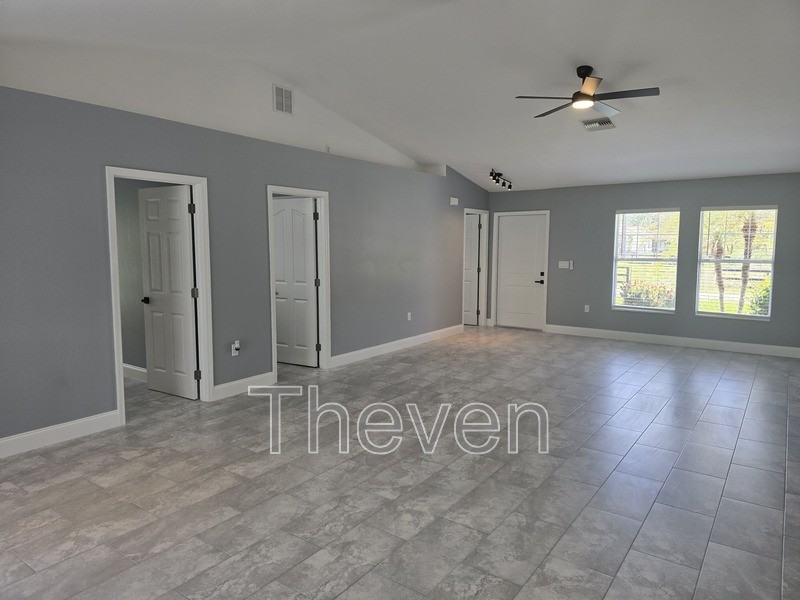 805 E 13th St - Photo 5 of 26