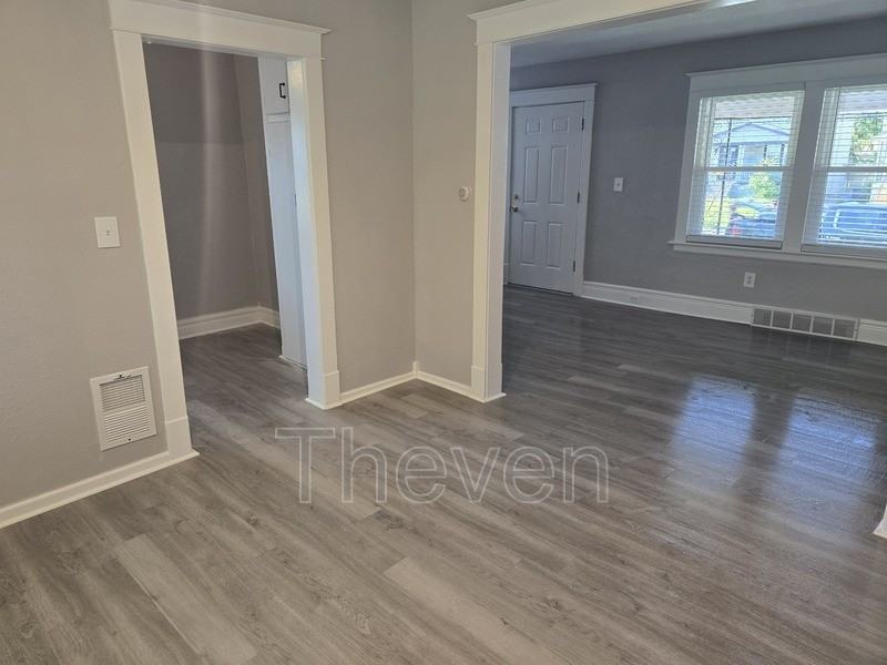 97 Davidson Ave - Photo 2 of 18