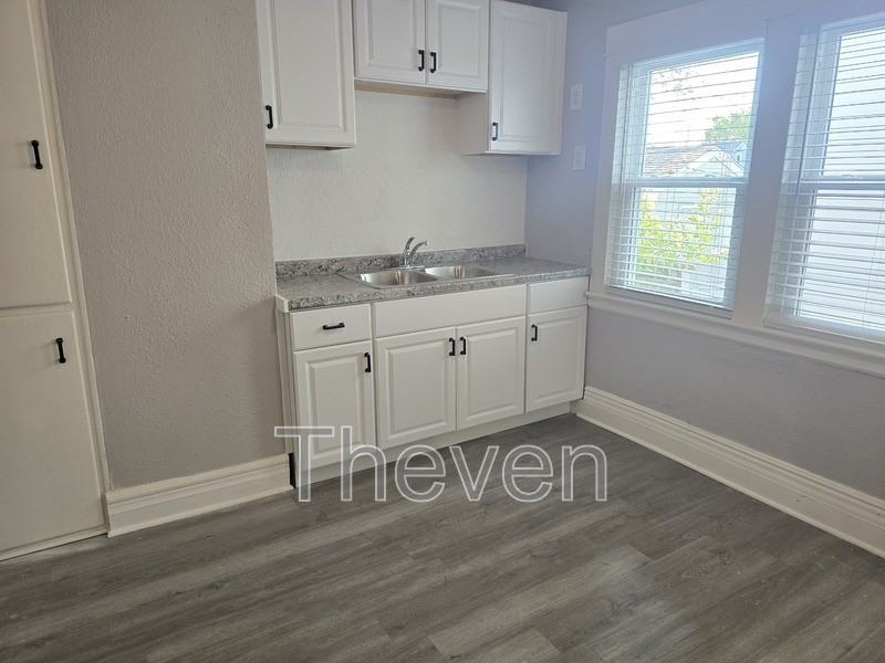 97 Davidson Ave - Photo 6 of 18